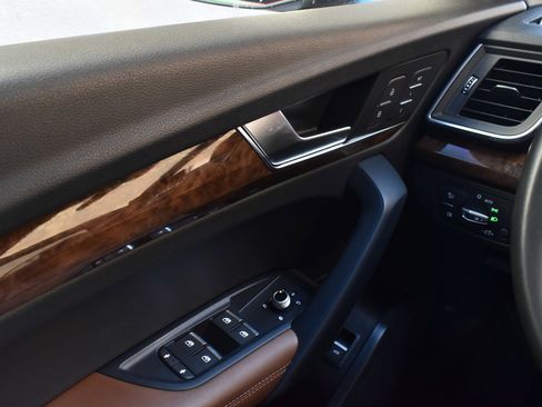 Used 2020 Audi Q5 2.0T Premium Plus w/ Premium Plus Package image 35