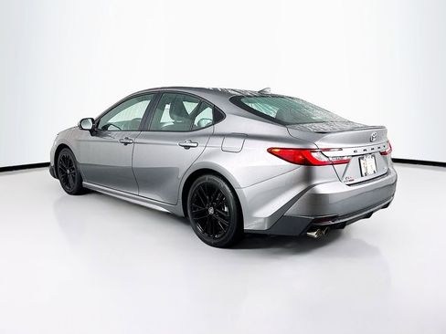 Used 2025 Toyota Camry SE image 7