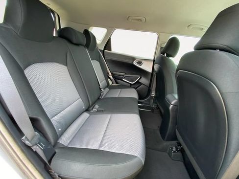 Used 2023 Kia Soul LX FWD image 14