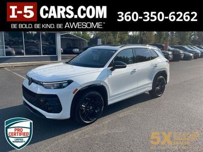 Certified 2025 Volkswagen Tiguan SE R-Line