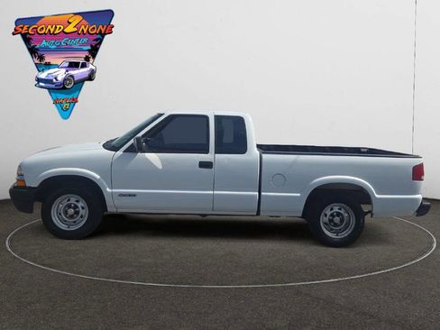 Used 2001 Chevrolet S10 Pickup 2WD Extended Cab image 15