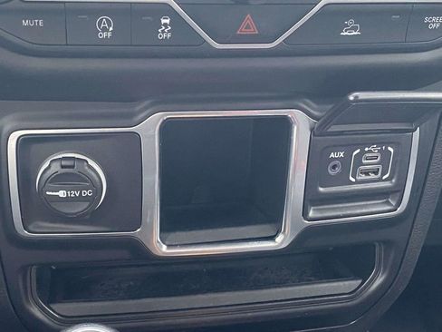 Used 2022 Jeep Wrangler Sport image 24