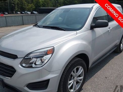 Used 2017 Chevrolet Equinox LS AWD/4WD image 2