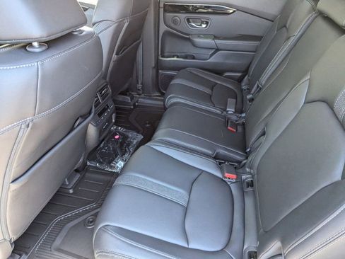 New 2025 Honda Pilot EX-L image 9