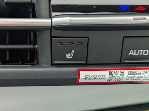 New 2026 Toyota Sienna XLE FWD image 25