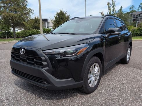 Used 2026 Toyota Corolla Cross LE FWD image 2