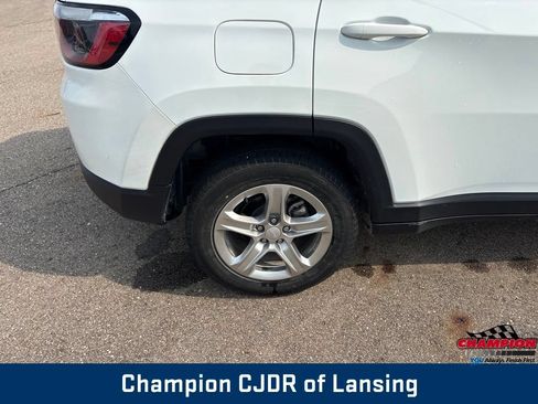 Used 2024 Jeep Compass Latitude AWD/4WD image 33