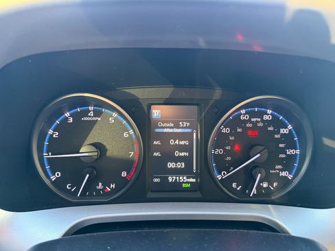 Used 2018 Toyota RAV4 XLE image 17