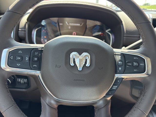 Used 2025 RAM 3500 Laramie AWD/4WD image 27
