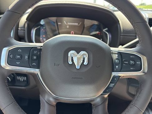 Used 2025 RAM 3500 Laramie AWD/4WD image 27
