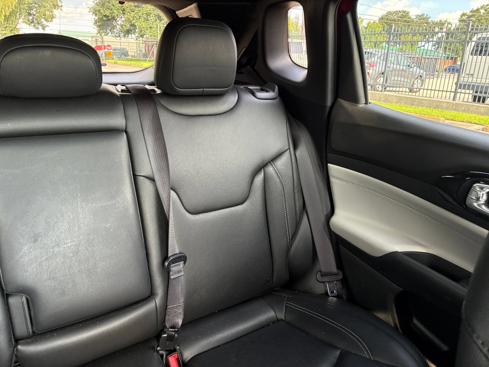 Used 2025 Jeep Compass Limited AWD/4WD image 37