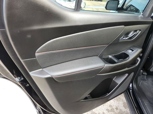 Used 2023 Chevrolet Traverse RS image 41