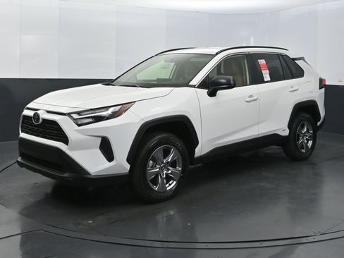 Used 2025 Toyota RAV4 LE image 1