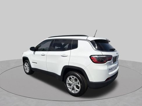 Used 2024 Jeep Compass Latitude AWD/4WD image 38