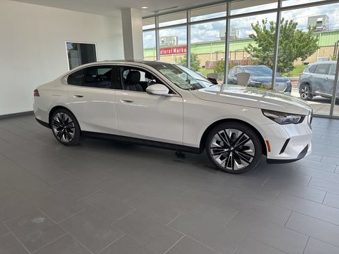 New 2027 BMW 530i xDrive w/ Premium Package AWD/4WD image 1