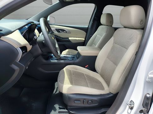 Used 2022 Chevrolet Traverse LS AWD/4WD image 12