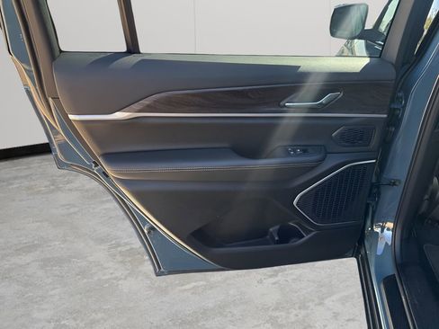 New 2026 Jeep Grand Cherokee L Limited image 17