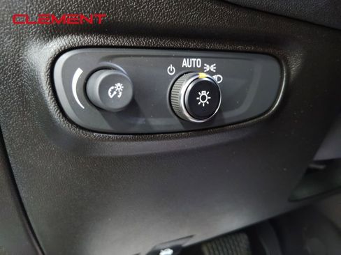 Used 2022 Chevrolet Equinox LT image 24