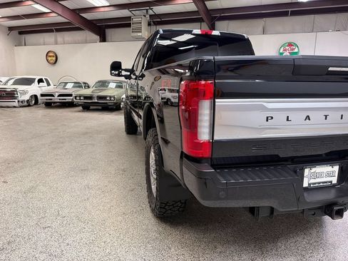 Used 2019 Ford F250 Platinum w/ Platinum Ultimate Package AWD/4WD image 15