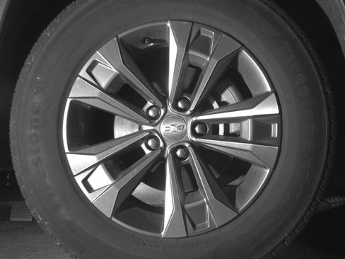 Used 2025 Chevrolet Equinox LT FWD image 13