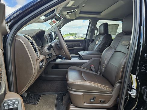 New 2025 RAM 2500 Limited AWD/4WD image 16
