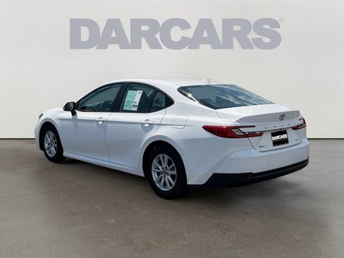 Used 2025 Toyota Camry LE FWD image 5