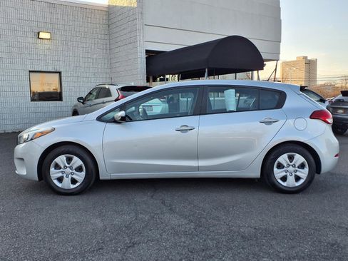 Used 2017 Kia Forte LX image 7