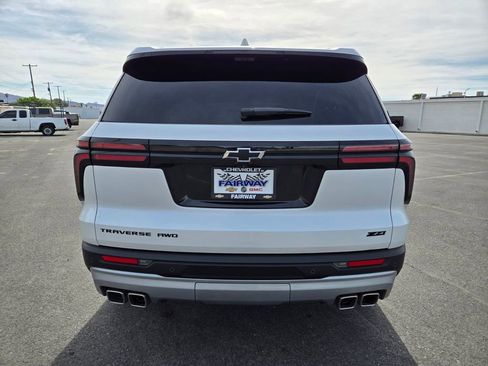Used 2025 Chevrolet Traverse Z71 w/ Enhanced Driving Package image 5