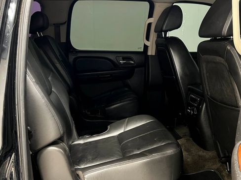 Used 2008 Chevrolet Suburban LTZ w/ LTZ Preferred Equipment Group AWD/4WD image 30