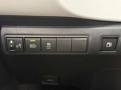 Used 2025 Toyota Corolla SE FWD image 22