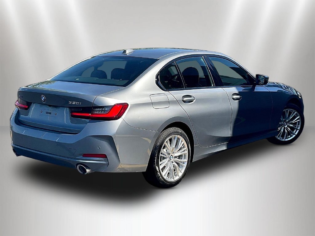 Used 2023 BMW 330i xDrive Sedan w/ Premium Package AWD/4WD image 6
