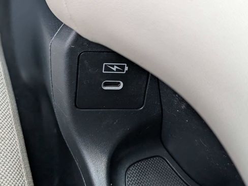 Certified 2025 Honda HR-V LX image 21