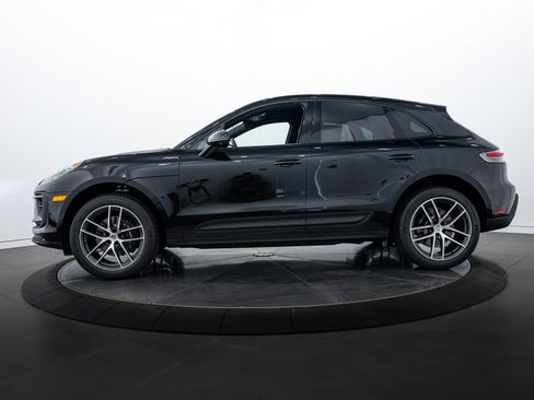 New 2025 Porsche Macan image 2