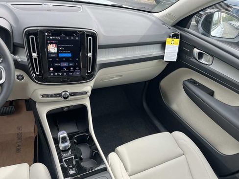 New 2026 Volvo XC40 B5 Plus w/ Climate Package image 15