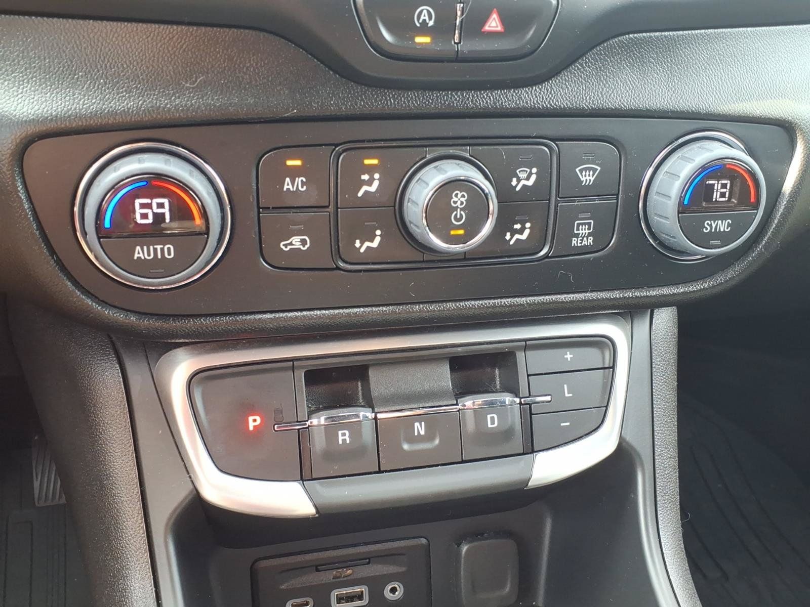 Used 2024 GMC Terrain SLE w/ Driver Convenience Package AWD/4WD image 18
