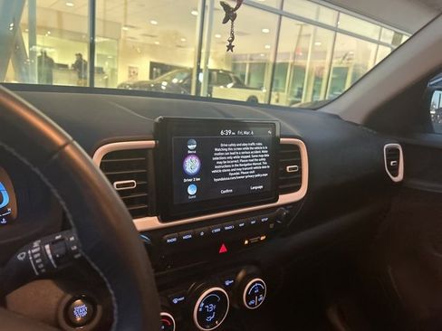 Used 2023 Hyundai Venue Limited w/ Cargo Package image 7