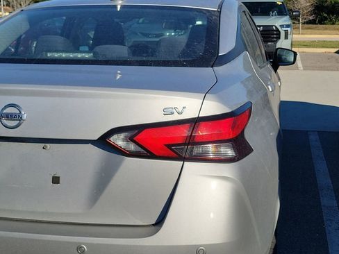 Used 2020 Nissan Versa SV image 7