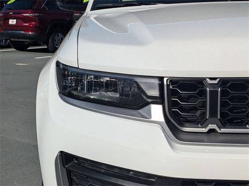 New 2026 Jeep Grand Cherokee Limited image 10