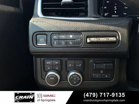 Used 2022 GMC Yukon Denali w/ Denali Premium Package AWD/4WD image 12