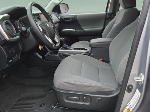 Used 2021 Toyota Tacoma SR5 image 10