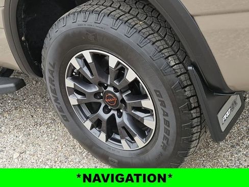Used 2023 Nissan Titan PRO-4X w/ Pro-4x Convenience Package image 10
