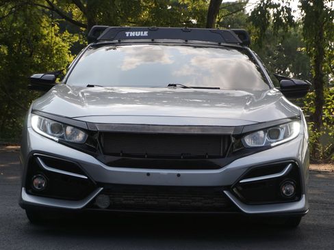 Used 2017 Honda Civic EX-L image 2