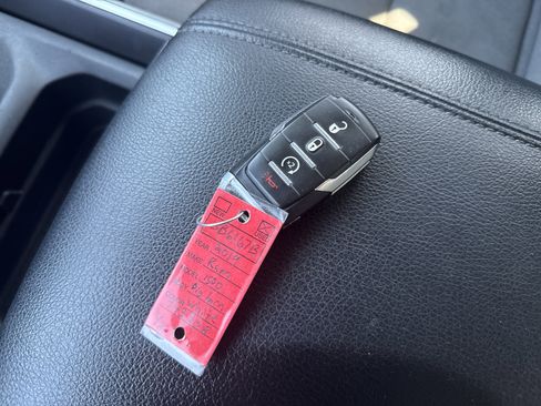 Used 2019 RAM 1500 Big Horn AWD/4WD image 29