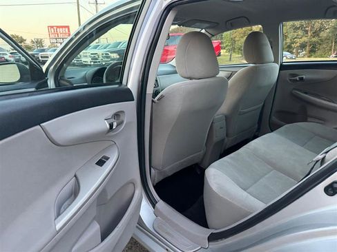 Used 2013 Toyota Corolla LE Special Edition image 18