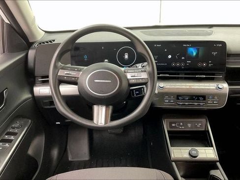 Certified 2024 Hyundai Kona SE image 5