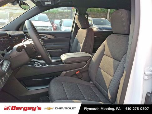 New 2025 Chevrolet Traverse LT w/ Driver Confidence Package image 7