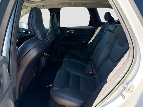 Used 2023 Volvo XC60 B5 Ultimate w/ Climate Package image 22