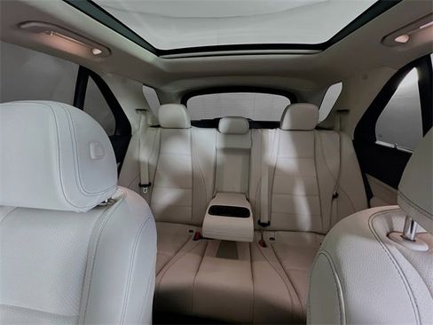 Used 2020 Mercedes-Benz GLE 350 4MATIC w/ Premium Package image 25