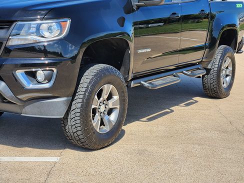 Used 2017 Chevrolet Colorado Z71 AWD/4WD image 12