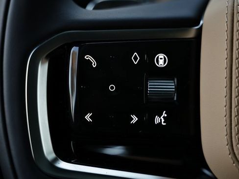 New 2025 Land Rover Range Rover Sport SE image 39